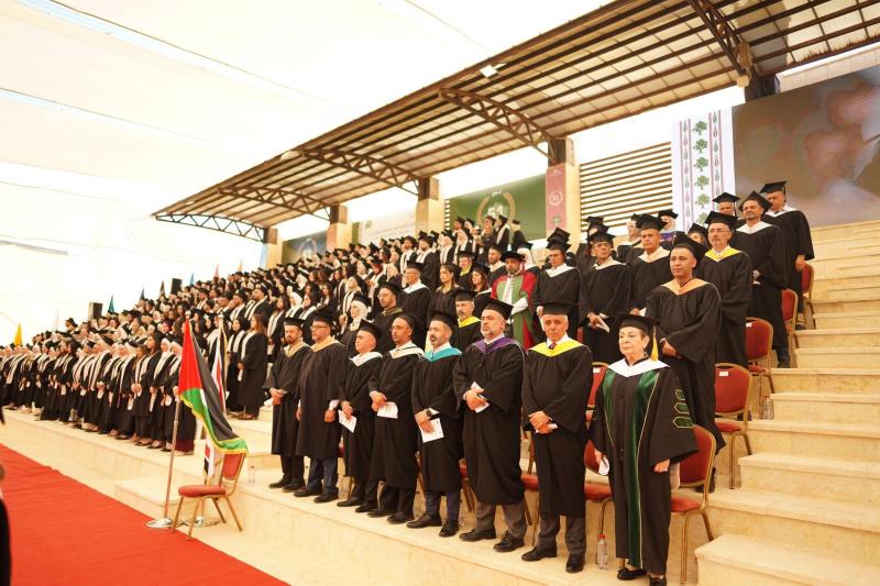 بالصور | جامعة بيرزيت تبدأ مراسم تخريج الفوج الحادي والخمسين من طلبتها