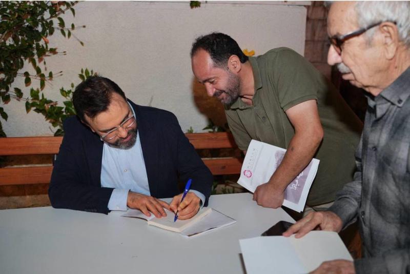 إطلاق ديوان "لن يصدّق أحد أنّني جثّة" للشاعر إيهاب بسيسو