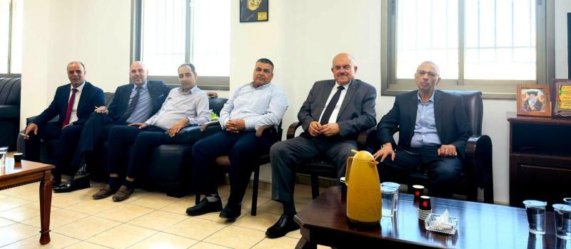 كهرباء طوباس تبحث مع وزير الحكم المحلي ملف ديون المجالس المحلية