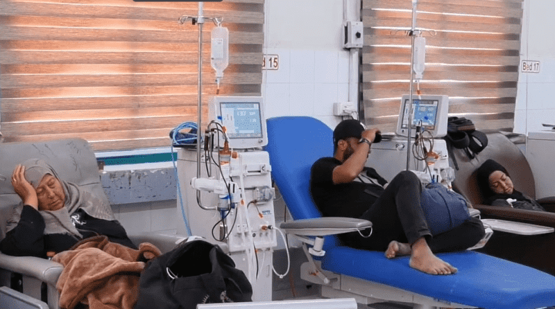 توقف أجهزة غسيل الكلى بغزة.. أزمة المستلزمات تضع المئات في خطر محقق