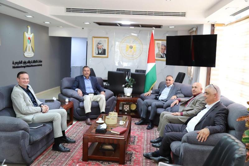 رئيس سلطة الطاقة يبحث مع مجلس تنظيم قطاع الكهرباء سبل تطوير قطاع الطاقة والكهرباء وتعزيز استدامته