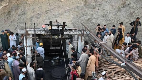 مصرع 34 شخصا إثر انفجار في منجم فحم غرب باكستان