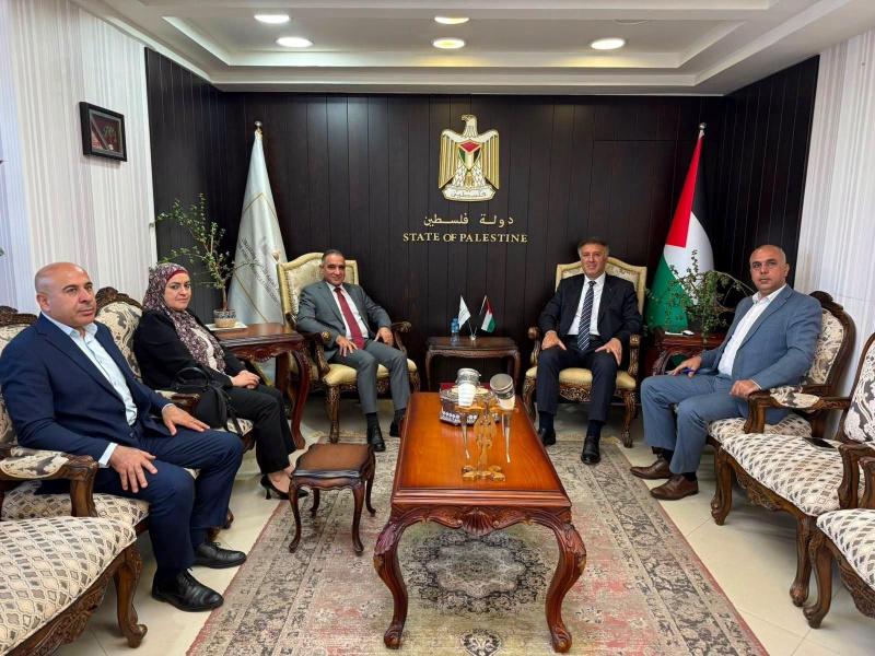 تعاون بين سلطة الطاقة والإعلام الرسمي لإطلاق برنامج توعوي حول الطاقة الشمسية