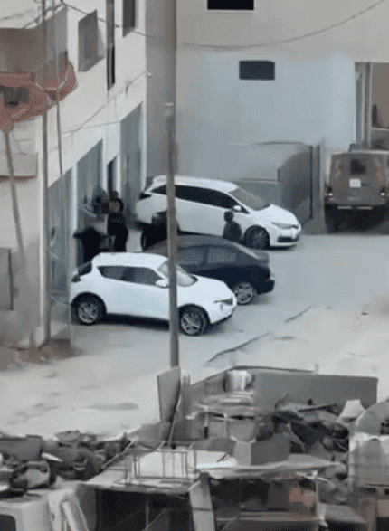 خاص| قوات الاحتلال تقتحم مخيم قلنديا.. اعتقالات وتحقيقات ميدانية واعتداءات على الأهالي