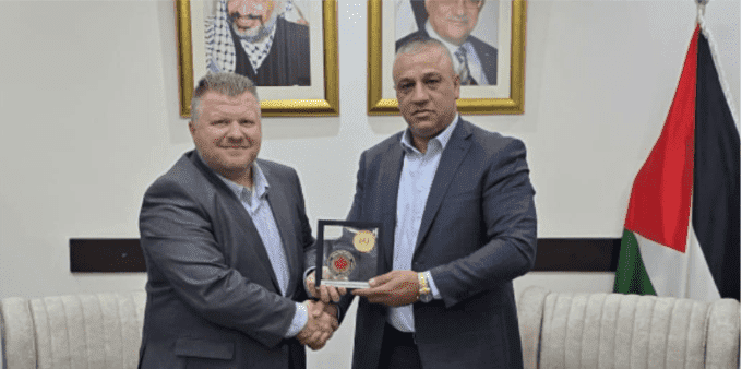 اللواء ناصر البوريني يكرم العميد الكندي جيسون لانجيليير بمناسبة انتهاء مهامه