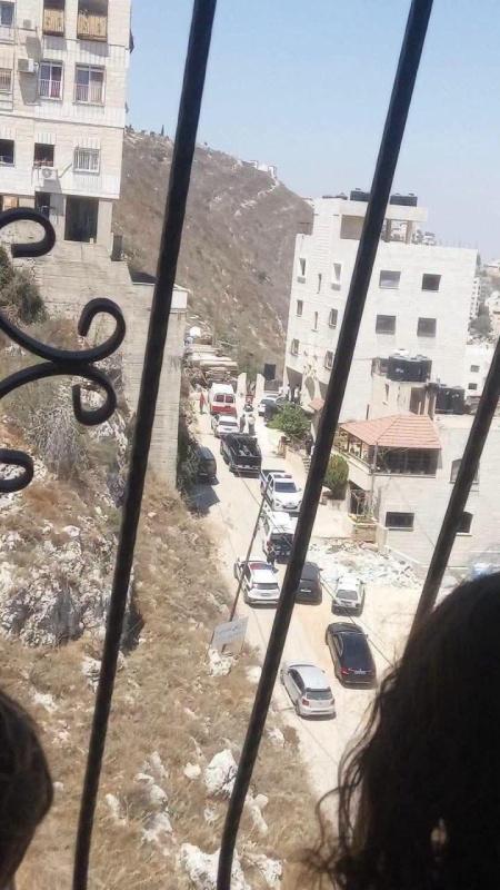 النيابة والشرطة تحققان في واقعة وفاة شاب في منطقه تل بنابلس
