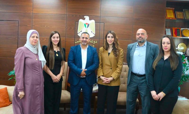 "وزارة العمل "و"جو جلوبال" تتفقان على تطوير برامج تدريبية متخصصة في الذكاء الاصطناعي والأمن السيبراني وتوسيع فرص التشغيل للشباب.