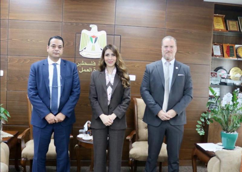 300 فرصة تشغيل و135 مستفيدًا و20 تعاونية.. وزارة العمل توقّع اتفاقية مع برنامج الأغذية العالمي لتعزيز التشغيل ودعم المشاريع والتعاونيات