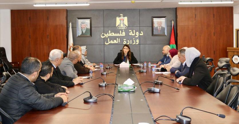 وزارة العمل تعزز صمود المواطنين في قلقيلية وتفتح آفاقاً جديدة للتشغيل والتدريب